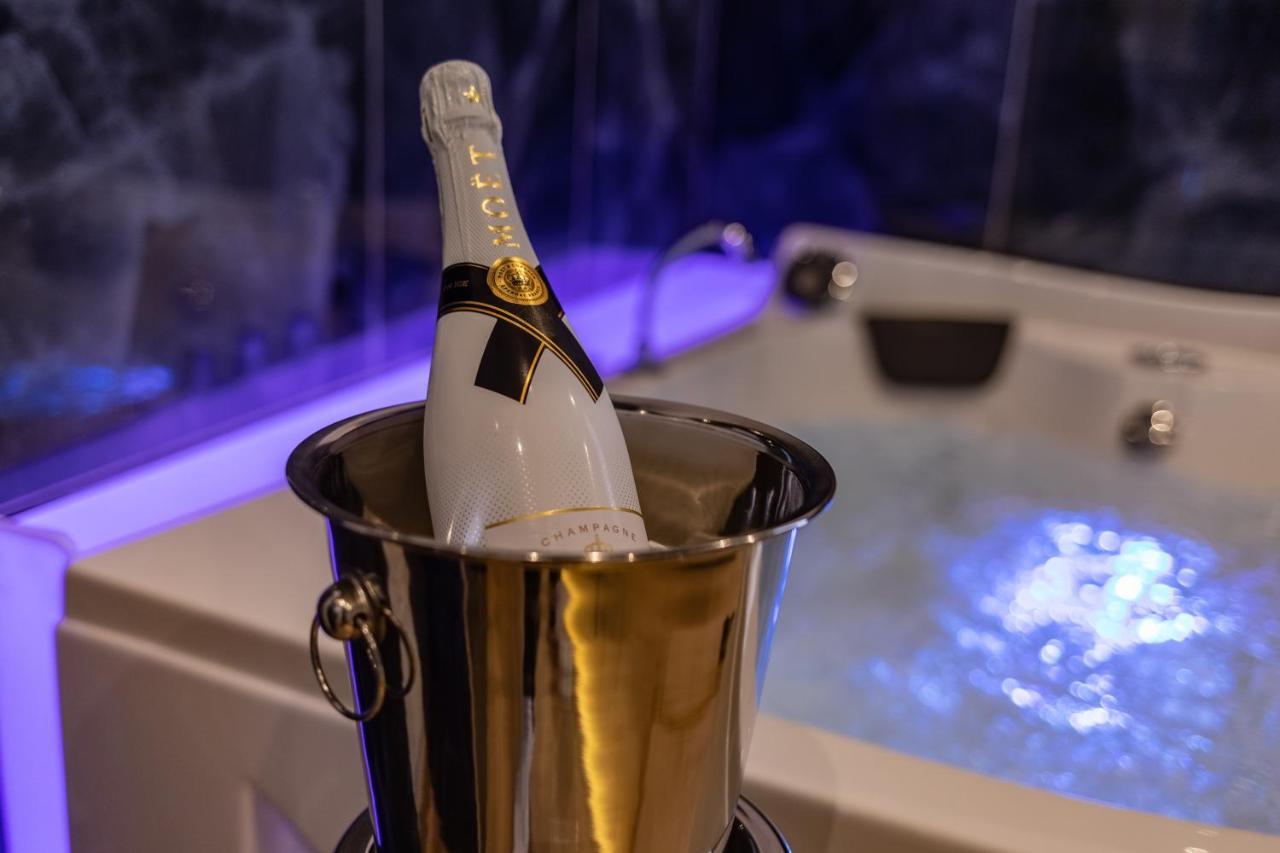 Maximum Suite & Spa Палермо Экстерьер фото