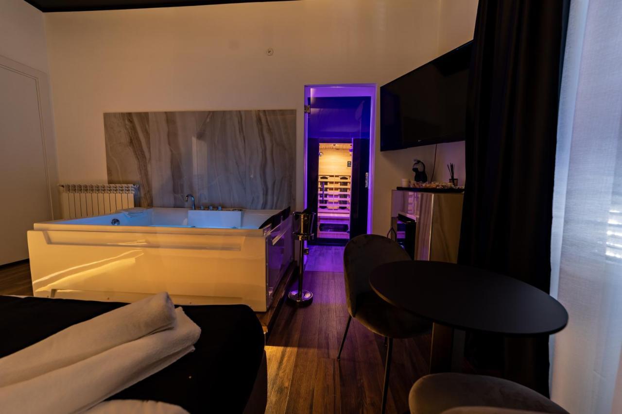 Maximum Suite & Spa Палермо Экстерьер фото