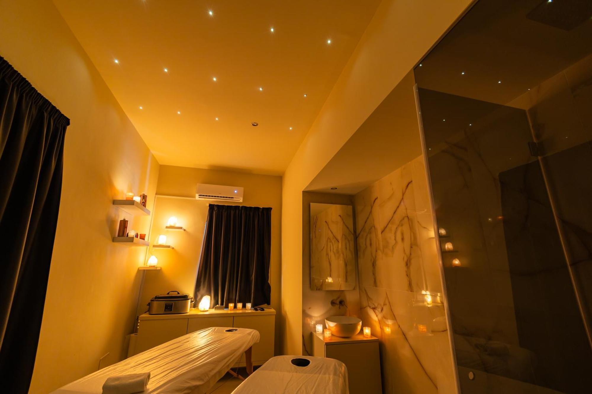 Maximum Suite & Spa Палермо Экстерьер фото